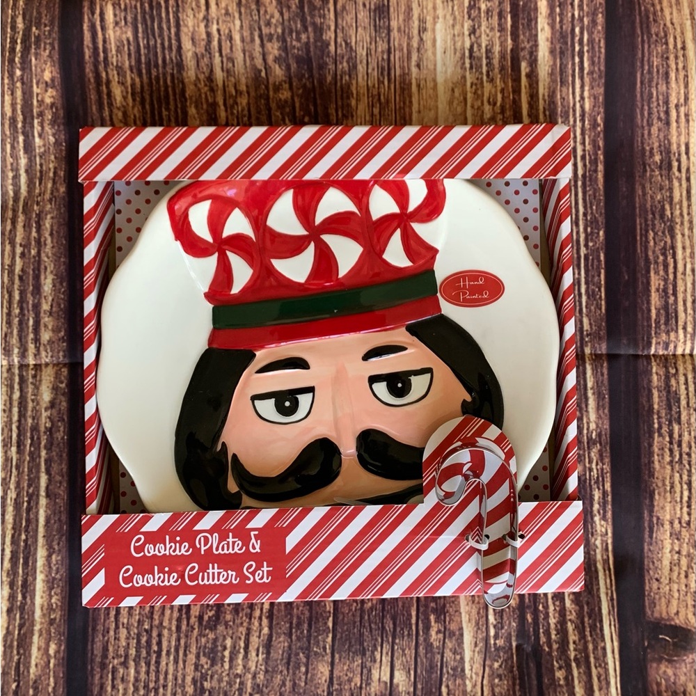 NEW Nutcracker Face Hand Painter Cookie Plate & Cookie Cutter Set